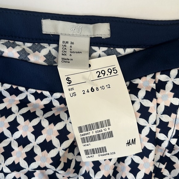 H&M Petal Skirt, size 6 NWT - Picture 2 of 7